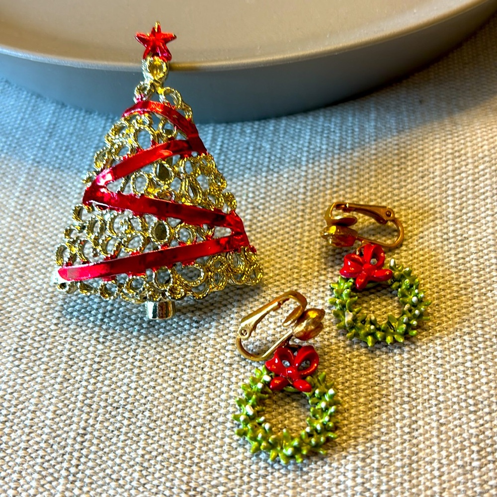 Two Christmas rare find Vintage items !!